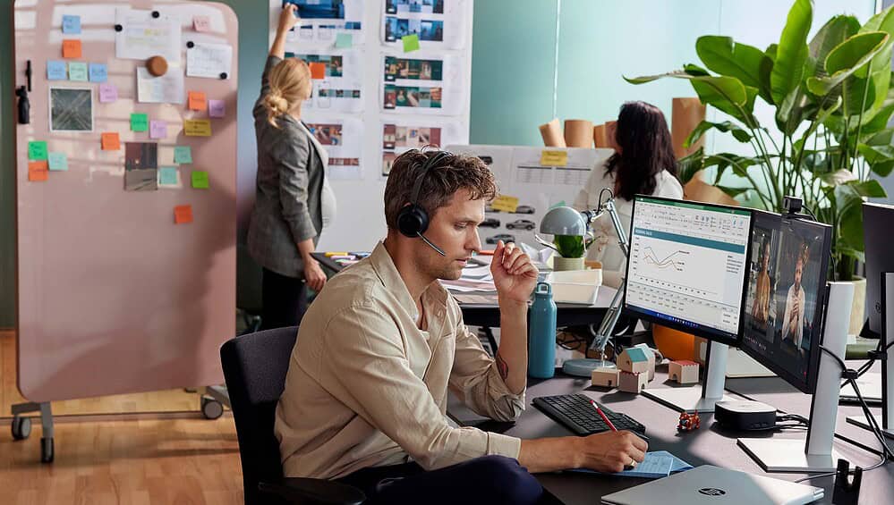 Hybrid Work neu gedacht: Erkenntnisse aus der Studie „Future Workplace 2025“