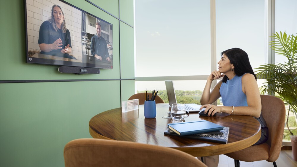 Hybrid Work: Neue Geräte-Zertifizierungen für bessere Meeting-Qualität