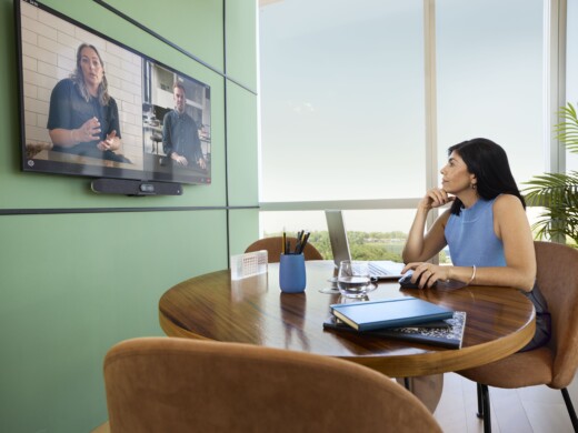 Hybrid Work: Neue Geräte-Zertifizierungen für bessere Meeting-Qualität